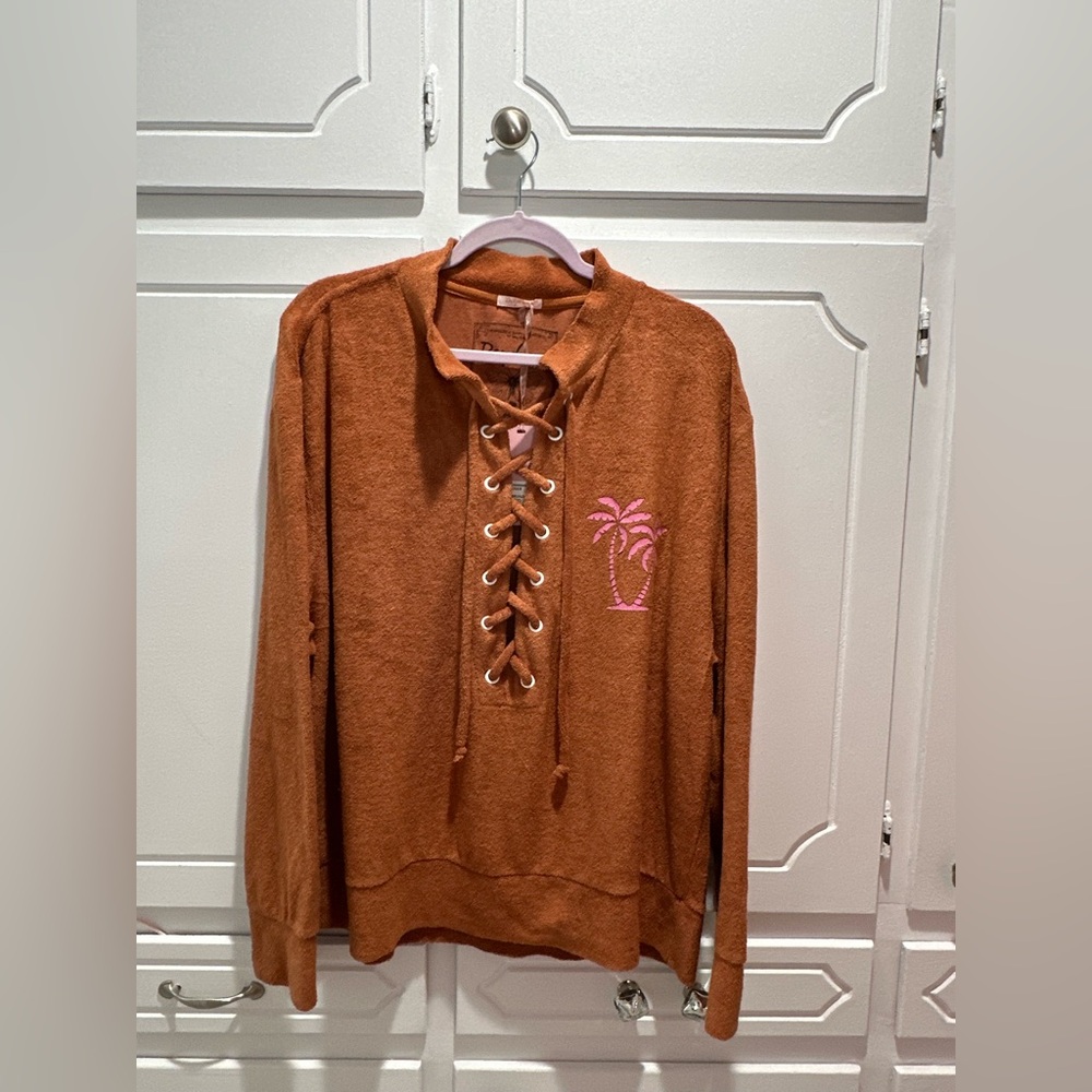 NWT-Daydream Nation Tiki lace-up pullover